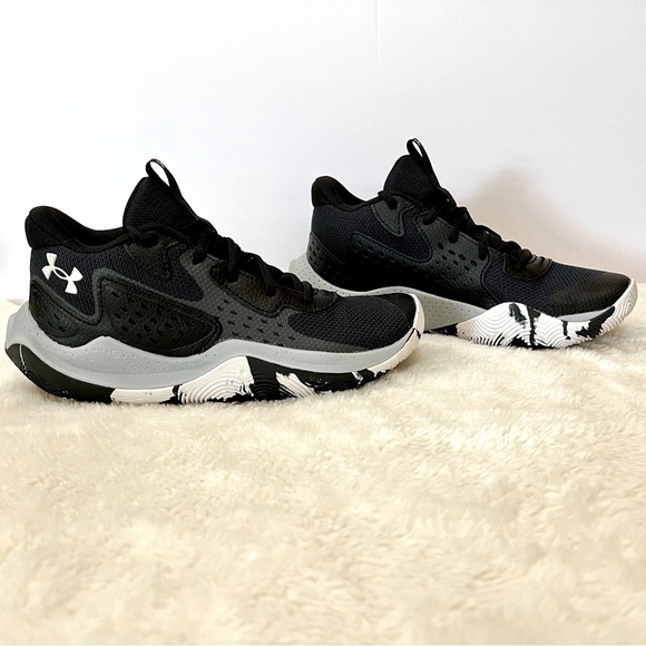 Under Armour Other - Under Armour basketball shoes, women’s 9, youth/men’s 7.5. Brand new in box.